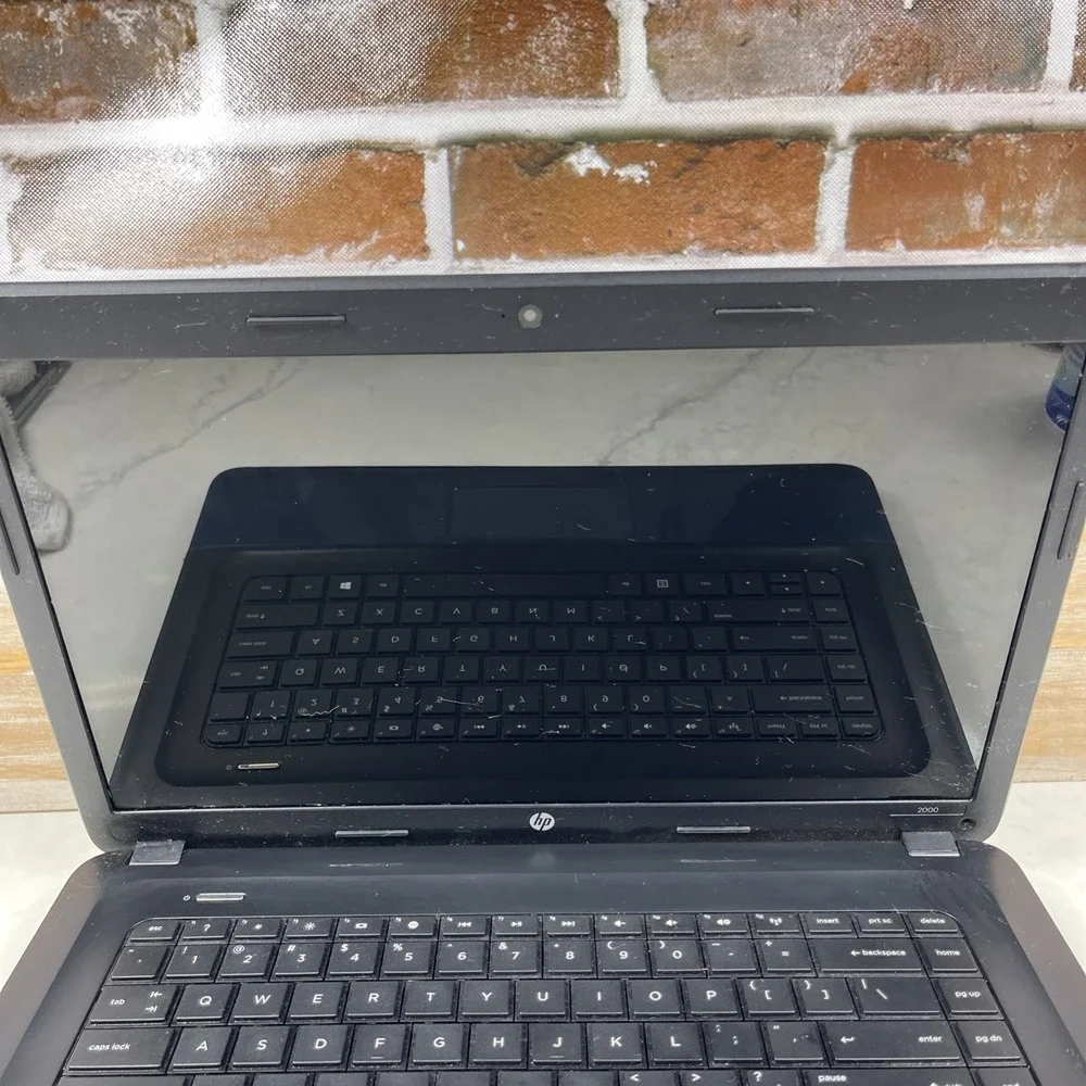 HP 2000-2d19WM 15.6in. (320GB, AMD E-300 Dual-Core, 1.3GHz, 4GB) NOT TESTED
